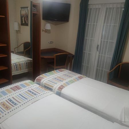 Hostal Burbia فيلافرانكا ديل بيرزو المظهر الخارجي الصورة