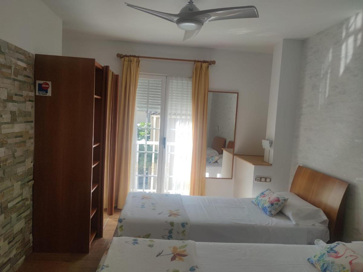 Hostal Burbia فيلافرانكا ديل بيرزو المظهر الخارجي الصورة