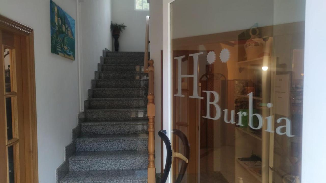 Hostal Burbia فيلافرانكا ديل بيرزو المظهر الخارجي الصورة