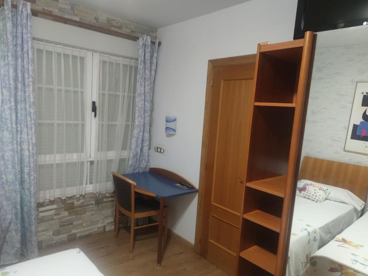 Hostal Burbia فيلافرانكا ديل بيرزو المظهر الخارجي الصورة