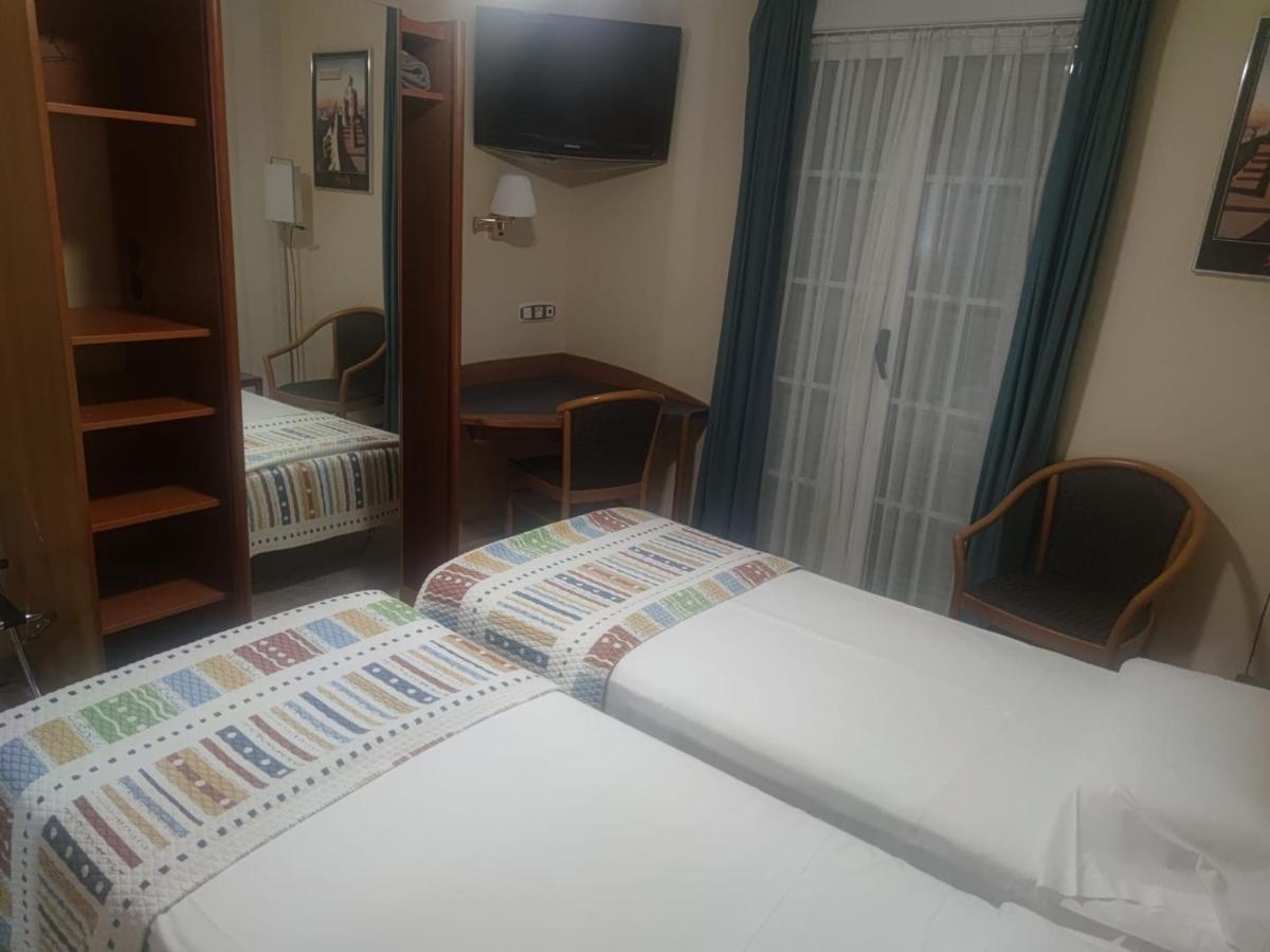 Hostal Burbia فيلافرانكا ديل بيرزو المظهر الخارجي الصورة