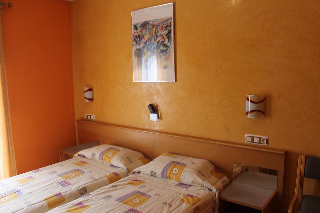 Hostal Burbia فيلافرانكا ديل بيرزو المظهر الخارجي الصورة