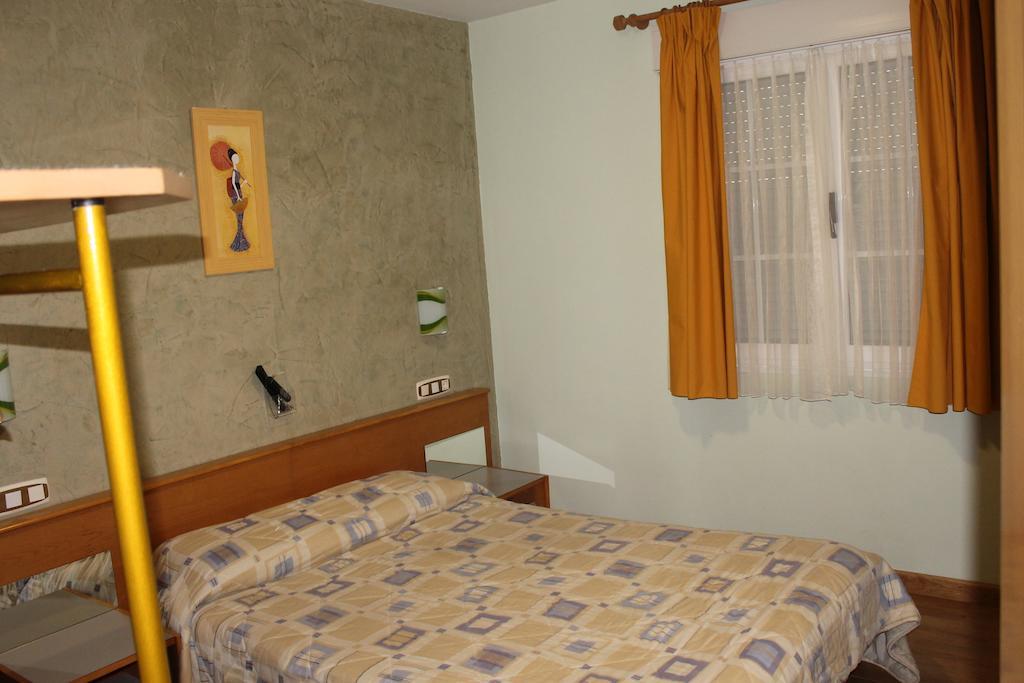 Hostal Burbia فيلافرانكا ديل بيرزو المظهر الخارجي الصورة