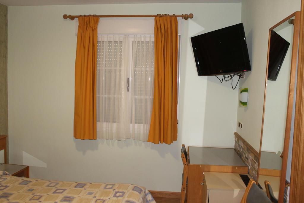 Hostal Burbia فيلافرانكا ديل بيرزو المظهر الخارجي الصورة